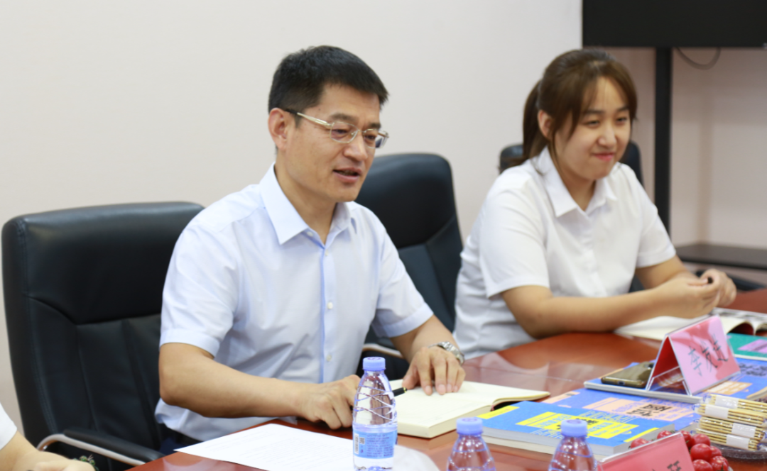 社科賽斯總裁、黨支部書記李發進接受教育行業研究媒體多鯨記者采訪！