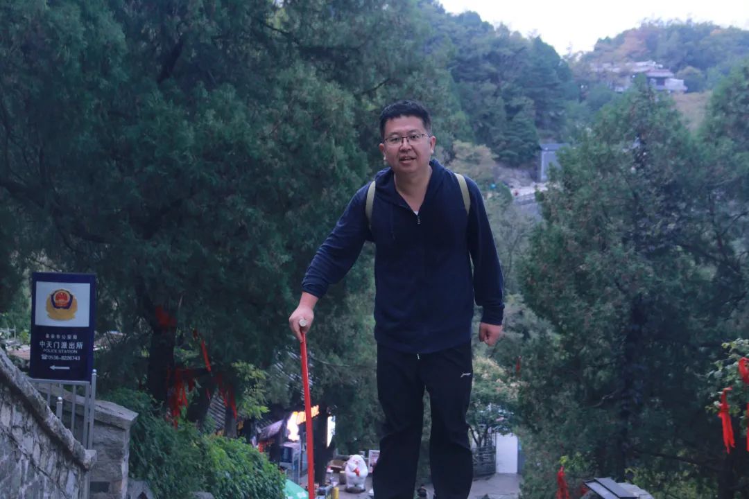 我們一起，頂峰相見 