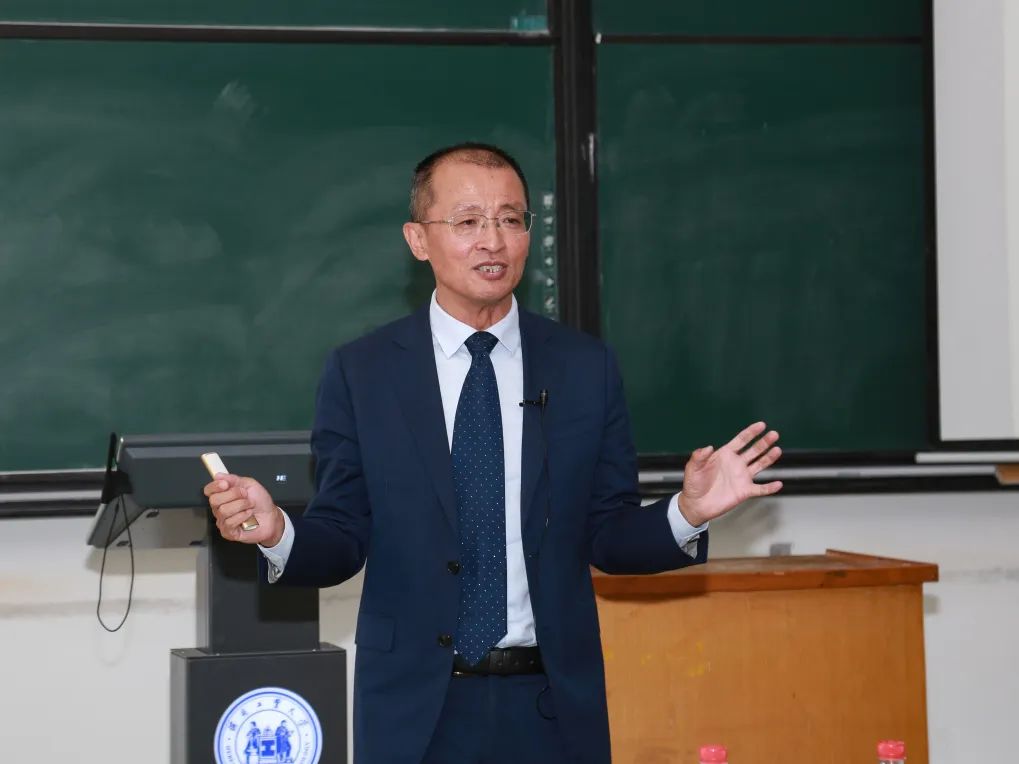 社科賽斯考研董事長甄誠先生應邀為河北工業大學MBA帶來專題講座！